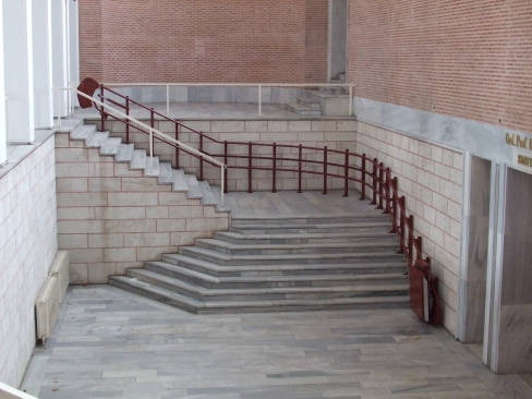 plataforma elevatória escadas curvas interiores