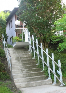 plataforma elevatória de escadas fora de casa para cadeira de rodas